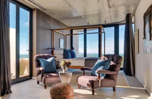 Shelley Point Apartment | Silver Bay Villa