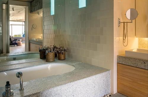 Shelley Point Apartment | Silver Bay Villa