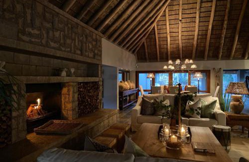 Thorny Bush Game Reserve Cabin | Simbavati River Sands