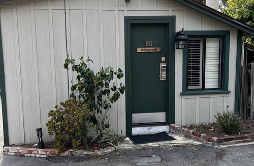 Northeast Carmel Cottage | Single Queen Cottage