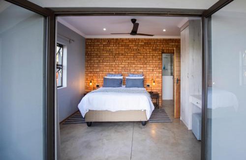 Broederstroom Apartment | Sink Huis at Benlize