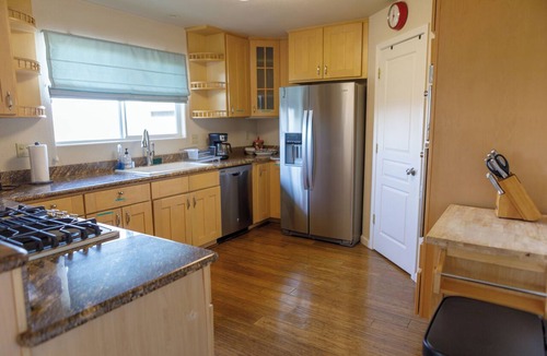 Kelseyville House | Sip and Sunset. Beautiful 3 bedroom Lakeview home in Lake County wine country.