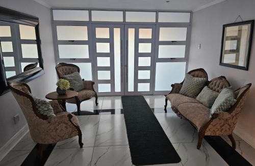 Bluewater Bay House | Sixty On Whales