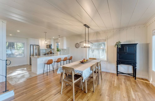 Tahoe City House | Ski Cabin | Lake Views + Lounge Seating + Alfresco Dining | 15 Min to Palisades