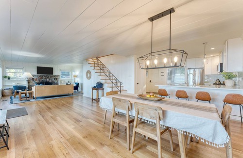 Tahoe City House | Ski Cabin | Lake Views + Lounge Seating + Alfresco Dining | 15 Min to Palisades
