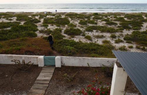 Dwarskersbos House | Skuurtjies - Beach Front Holiday