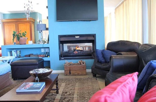 St. James House | Skye Home - Views!