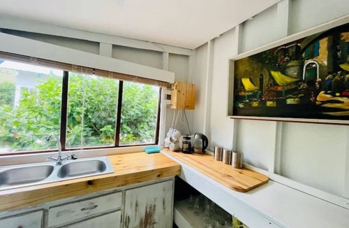 Klein Brak River Cottage | Skye Sea Cottage: Seaviews, Deck, Fireplace, Wifi