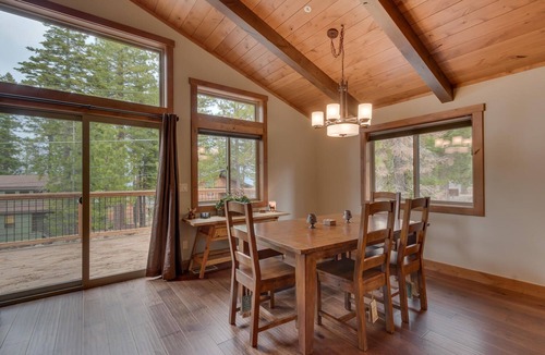 Lake Forest House | Skyland Jewel at Dollar Point - Luxury 3BR - Close to Lake