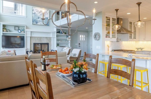 Tolovana Park House | Slice of Heaven – Cannon Beach Oceanfront Luxury with Private Stairs to Beach