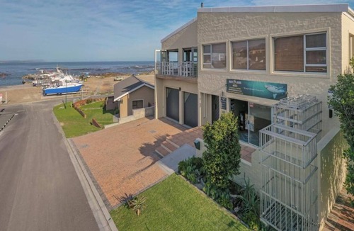 Kleinbaai Other | Slip-A-Way Lodge 5 bed Sleeps 10