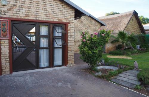 Vryburg House | Smirna Guesthouse