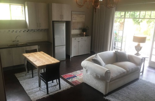Greater Johannesburg Metropolitan Area Cottage | Solar powered. Large Garden Apartment, Central & Secure Neighbourhood.