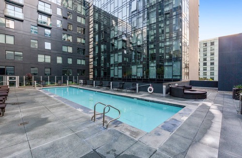 Downtown San Francisco Apartment | SoMa 1 BR w/Office by Anyplace - 10764