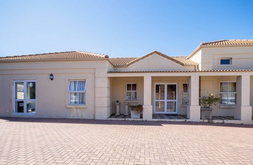 Somerset West Apartment | Somerset Garden Route and Wineland Apartment and Wellness