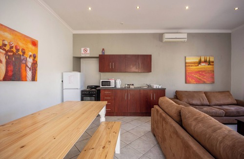 Somerset West Apartment | Somerset Garden Route Apartment 10Min. from the Beach and the Nature Reserve