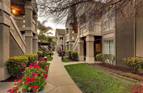 San Jose Hotel | Sonesta ES Suites San Jose - Airport