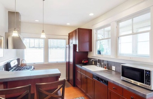 Sonoma House | Sonoma Bungalow Historic Plaza! w/wine passport