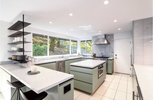 Sonoma House | Sonoma Gem! Modern. Serene. Wine Retreat w/HOT TUB!