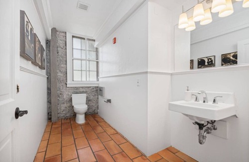 Santa Rosa Bed & Breakfast | Sonoma Stonehouse Hotel