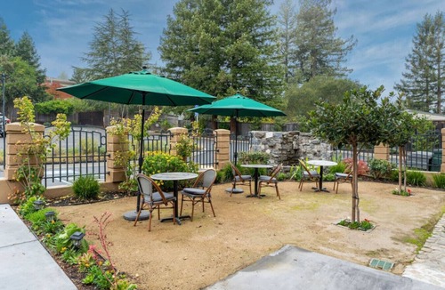 Santa Rosa Bed & Breakfast | Sonoma Stonehouse Hotel