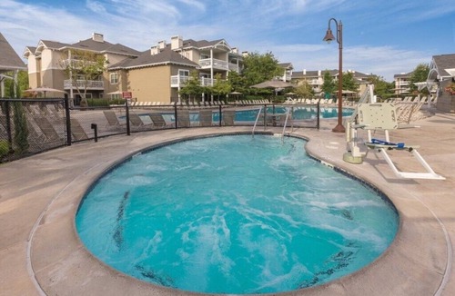 Windsor Apartment | Sonoma | Wine Country Getaway | Pool & Vineyard Days