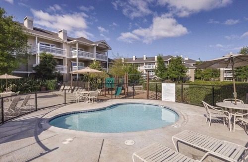 Windsor Condo | Sonoma | Wine Country | Pool & Vineyards | 2BR Queen
