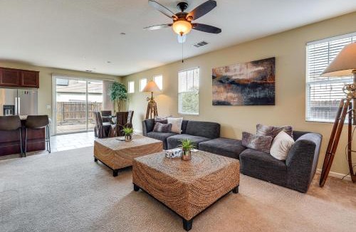 Stockton House | Sophisticated Sanctuary: 8 Mi to Lodi Wineries!