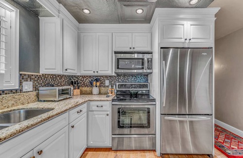 Al Tahoe House | South Lake Tahoe Retreat - Walk to Lake!
