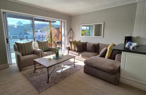 Waterfront Apartment | South Quay 12 Waterfront