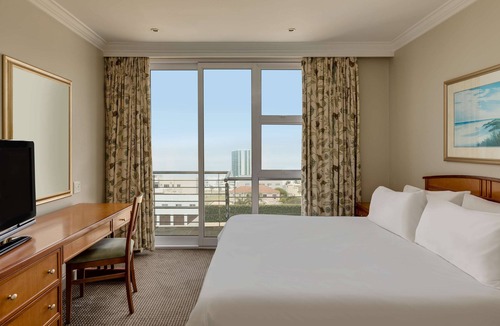 Pollok Beach Hotel | Southern Sun The Marine