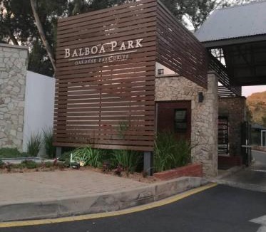 Greater Johannesburg Metropolitan Area House | Southside