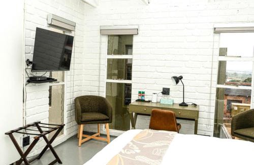 Greater Johannesburg Metropolitan Area Hotel | Soweto Boutique Hotel