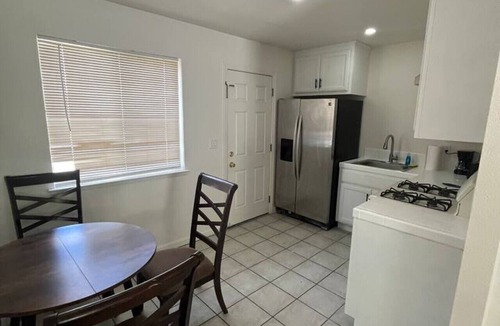 Arden-Arcade Apartment | Spacious 1BR Apt, gated parking-near downtown