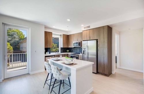 Menlo Park Condo | Spacious 2BR Retreat at Realm Apartments
