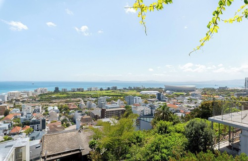 Three Anchor Bay Apartment | Spacious 3-Bed Apartment - Stunning Ocean Views