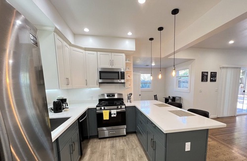 Oakland House | Spacious 3BR House in Oakland w/Patio & Yard