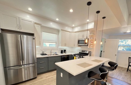 Oakland House | Spacious 3BR House in Oakland w/Patio & Yard