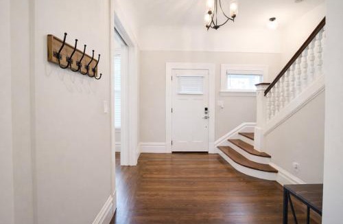 Oakland House | Spacious 4-Bed- Sleeps 8 - Family Friendly