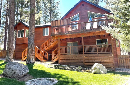 Mountain View Estates House | Spacious 4-bedroom house with beautiful views in South Lake Tahoe