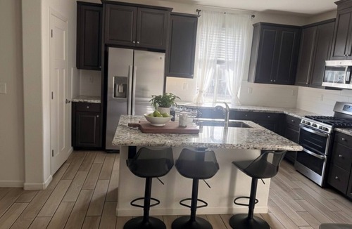 Roseville House | Spacious 4-bedroom 3-bath pet friendly house in West Roseville