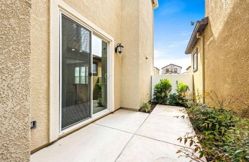 Roseville House | Spacious 4-bedroom 3-bath pet friendly house in West Roseville