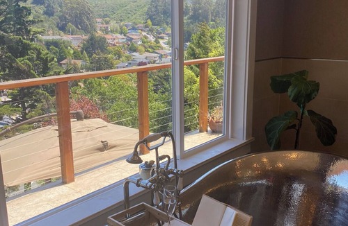 Park Pacifica House | Spacious 4-bedroom house in enchanting Pacifica near Beach