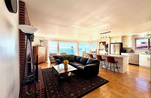 Westlake House | Spacious 4BR Ocean‑View Home Modern Kitchen Near Beach & SF