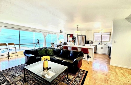 Westlake House | Spacious 4BR Ocean‑View Home Modern Kitchen Near Beach & SF