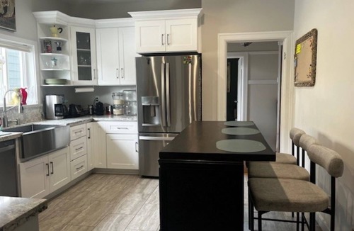Outer Richmond House | Spacious 5-bedroom home in Outer Richmond with jacuzzi and dual decks.