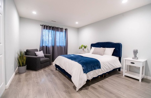 Willow Glen House | Spacious 5 Bedroom Home! Free WIFI! AC & HEAT!