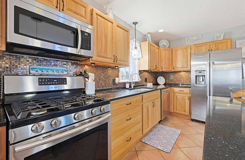 Hampton House | Spacious 5-bedroom WAVES OF HAMPTON I & II Combined