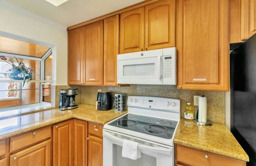 East San Jose House | Spacious 5BR Retreat in San Jose