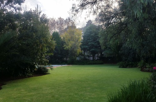Greater Johannesburg Metropolitan Area House | Spacious accommodation with beautiful garden